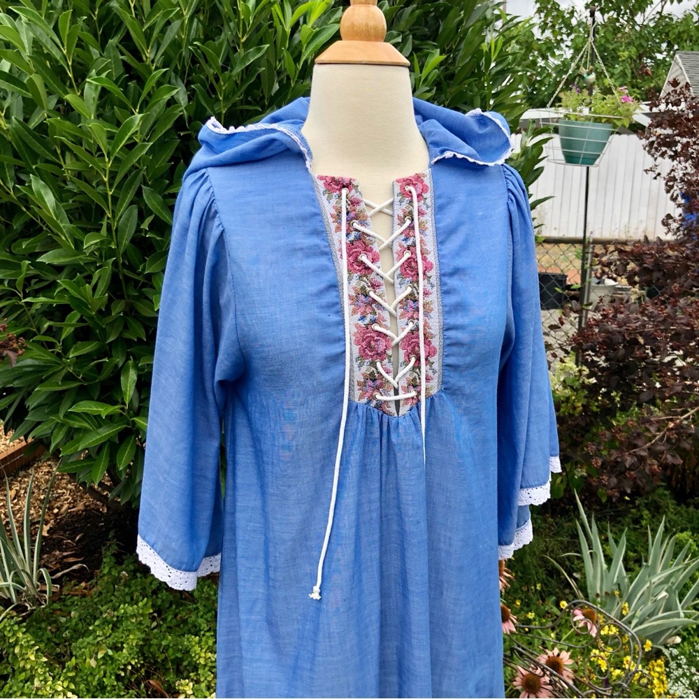 1970s vintage hooded lace front caftan - Picture 3 of 8